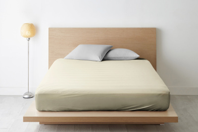 Простыня на резинке Бежево-желтый поплин гл/кр 140х200